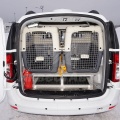 Автомобиль кинологической службы на базе Lada Largus с пластиковыми клетками для двух собак